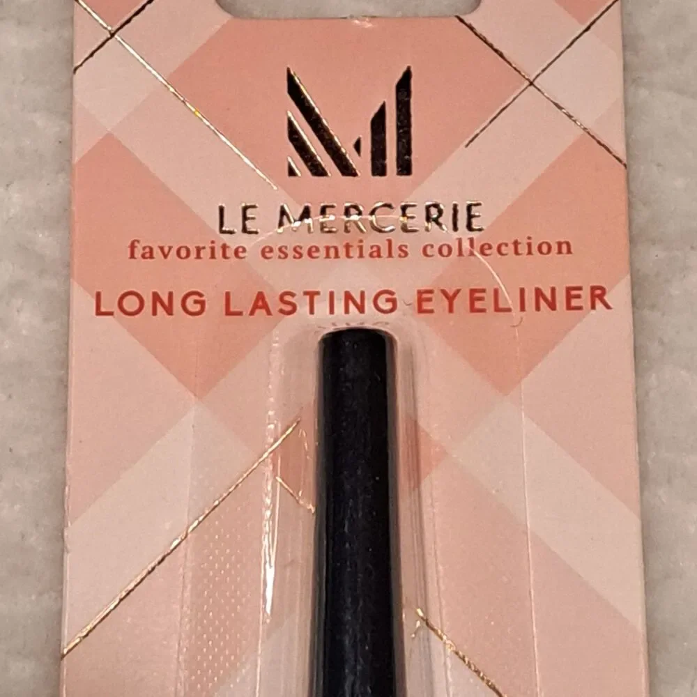 Le Mercerie favorite essentials collection- liquid eyeliner - MIDNIGHT BLACK